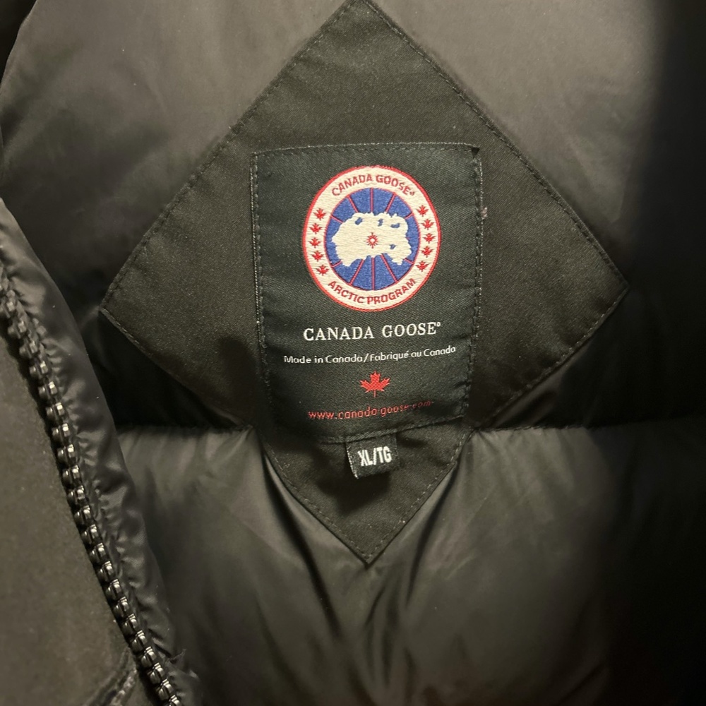 Canada goose XL Bomber Jacket - Picture 5 of 8